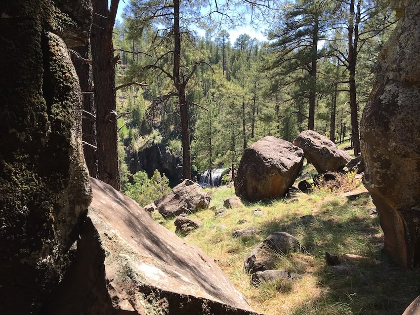 Rocky sloping hill down to Pacheta Falls